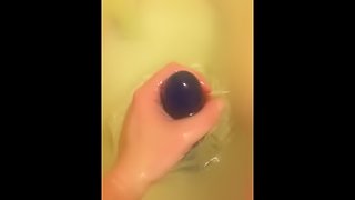 Bath bomb and toy preview