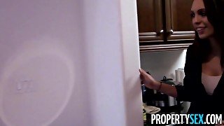 Motivated real estate agent uses her pussy to get client