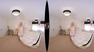 Bedroom Play featuring Louise - ZexyVR