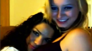 2 Hot Friends Share A Cock On Webcam