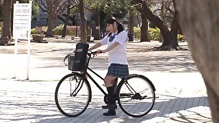 2k 大檔 彩城ゆりな - 自転車の椅子に媚薬を塗られ通学路ても我慢 発情女子校生 3 [nhdta-548]