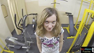 Babe gets pickedup and fucked in the gym