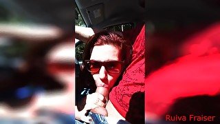 RUIVA CHUPANDO PAU NO CARRO