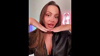 Abigail Mac Tiktok Live