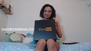 Thanks PornHub! Daisiesandhalos' 25K Subscriber Box + Merch Try-on!