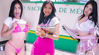 Hermosa Estudiante Me da las Nalgas a Cambio de Aprobarla en su Examen.