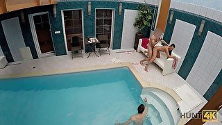 HUNT4K. Young bad bitch sucks dick and gets banged by the poolside