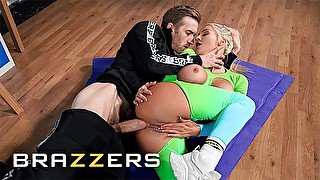 Brazzers - Sienna Day Gets The Ultimate Workout When She Takes Danny's Huge Cock Inside Her Ass