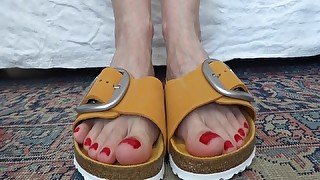 Toe fetish - wiggling my toes in orange slippers Part 5