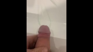 Solo guys takes huge piss in sink and plays with it