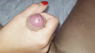 schizzo ovunque ! gli piace giocare con il mio sperma