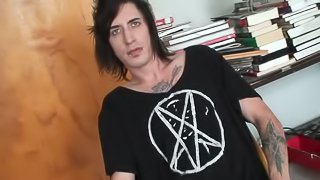 Weird emo dude is wanking his weak cock so bad