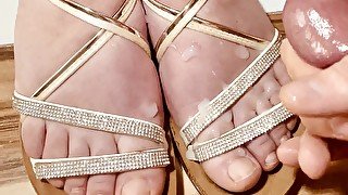 Amateur sandals footfetish