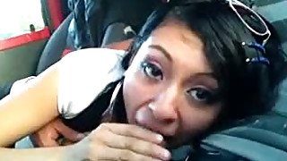 Busty Indian girl gives hot blowjob to her BF while he riding car