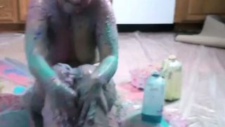 Chubby amateur has messy fun