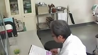 Meaty Japanese bimbo got fucked by her gynecologist