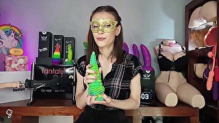 Fantasy Dildo Review - Poselis from Wildolo