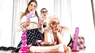 Anal Obsessed Nerds Video With Jordi El Nino Polla, Mia Blow, Alexxa Vice - RealityKings