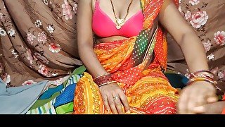 She took off her saree and petticoat and got naked and got her pussy and ass fucked two cocks from