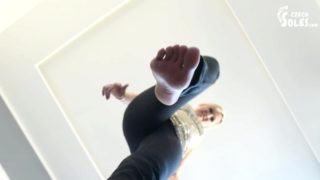 POV giantess foot and but crushing (feet giant big feet trampling stomping)