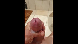 Quick cum after sexting a horny teen