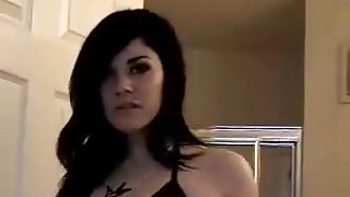 Hot goth girl sucking off her boyfriend