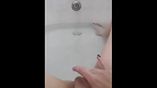 Wet and horny in the bath