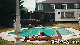 Valentina Ricci and Mariska fuck poolside