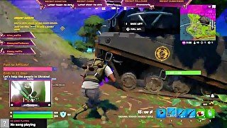 Highlight: Fortnite first time seeing a tank! Got 8th place! Got fucked by the guy with the tank!