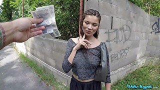 Pretty brunette enjoys outside fuck and a blowjob with a stranger