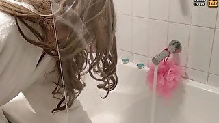 HandJoy * Goddess Hira, Footjob to 2 dildos at the same time in the bathtub