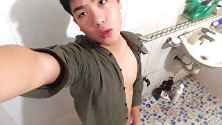 Teen masturbating in bathroom