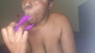 Playing in my pussy and squirting 