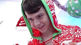 The Christmas Gift - Dakota Lovell, Aiden Asher