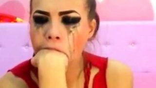 Cam girl face fucks and gags her self hard