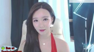 Korean camgirl neat sexy ass in swimsuit