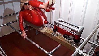 RachelSexyMaid - 34 - Dungeon Fuckmachine in Red Latex