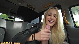 Taxi babe gets fucked in cab by taxi driver outdoor