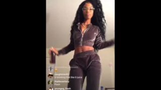 Rozay_Molly Instagram Live Stream With Nudity