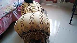 Saudi maid gets stuck cleaning under bed then fucked by owner - Arabian ethnicity Huge Ass Fucking