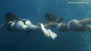 Bikini girls filmed underwater in the ocean