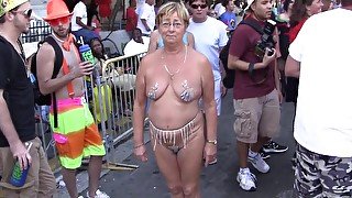 Naked in public 1