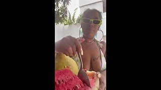 ASMR: Eating Fresh Fruit 🍊🍉🍈 In Colombia 🇨🇴