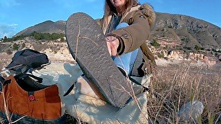 Barefoot in the Countryside!! Sexy soles feet!