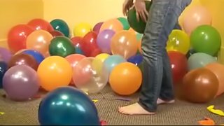 97 BALLOONS STOMP