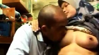 malay- awek tudung dan pakwe buat video