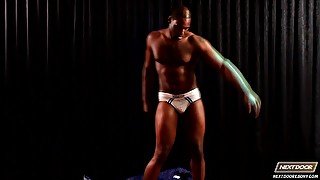 NextdoorEbony Video: Making the Cut