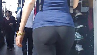 Fantastica chica en leggings (by odor666)