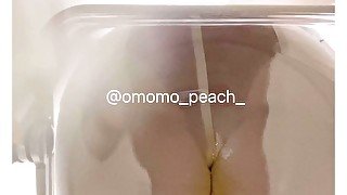 透明椅子で撮影の待機中におもらし 【おもらし】【omorashi】【Desperation Wetting】【Pee Desperation】