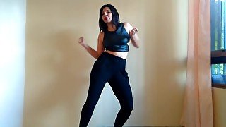 Sexy Girl from Venezuela dancing to Bailame